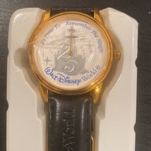 NWOT Vintage Walt Disney World 25th anniversary watch